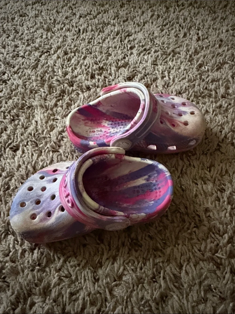 Girls Tie-Dye Crocs